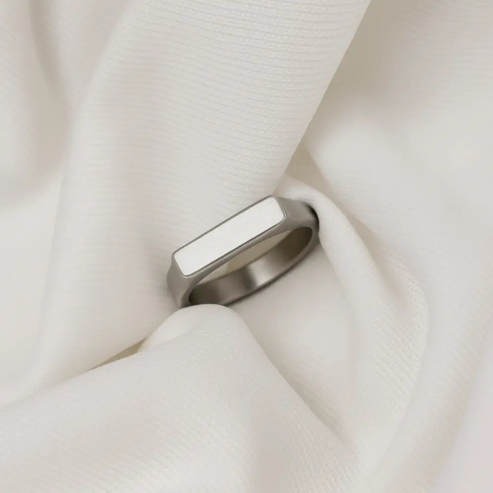 Argent Edge Band Ring