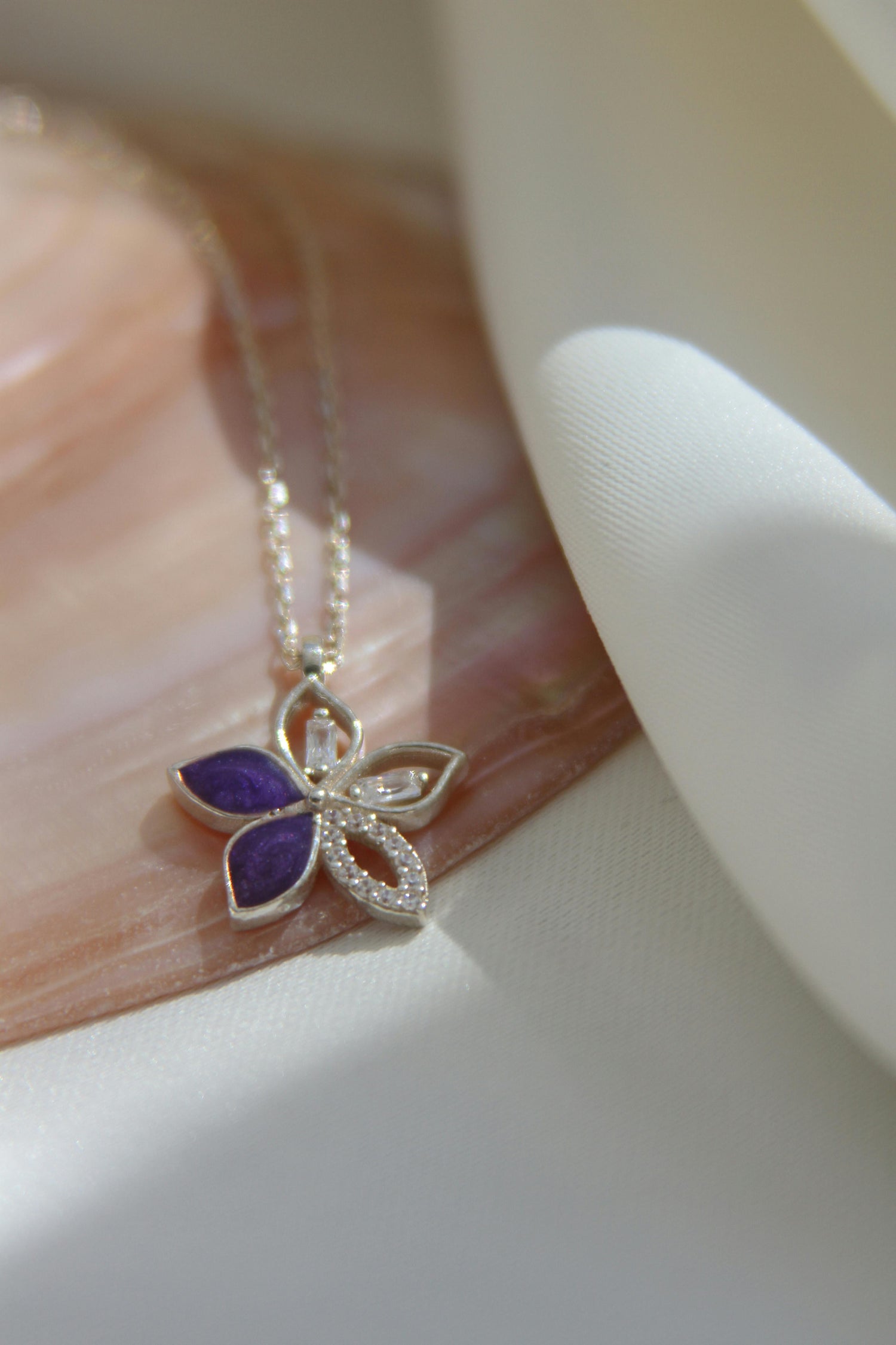 Pendants for Women – Elegant Necklaces & Lockets Online in Pakistan